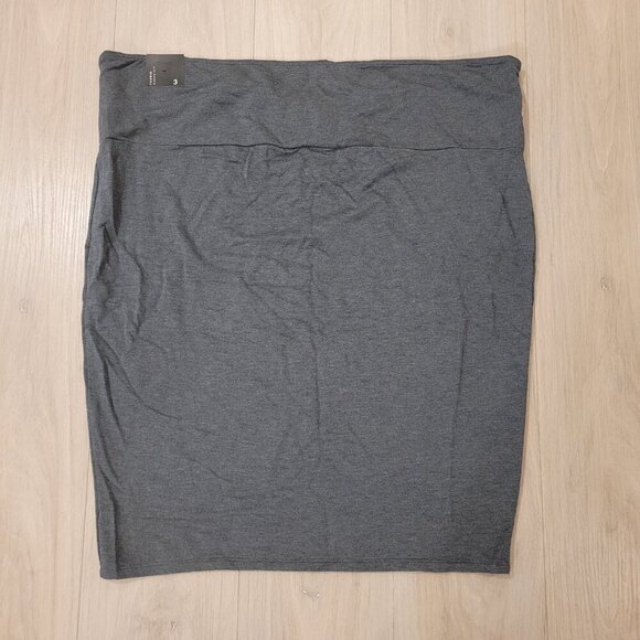 NWT TORRID | Charcoal Grey Fleece Foldover Mini Skirt | Sz. 3X - Picture 8 of 9